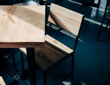 Švedai ieško medinių baldų su metaliniais elementais gamintojų