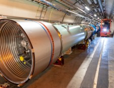 CERN ieško įmonės, galinčios išpjauti aliuminio lakštus