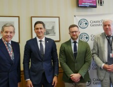 Energetikos ministras susitiko su Jungtinės Karalystės kabineto nariais ir lankėsi pažangiųjų technologijų mokslo ir tyrimų centre Koventryje