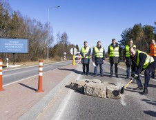 Istorinis momentas: pradėti blogiausio Lietuvoje kelio Vilnius-Utena rekonstrukcijos darbai