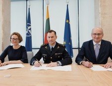 EIMIN: pasirašytas trišalis memorandumas sustiprins gynybos inovacijų plėtrą